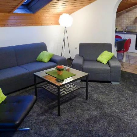 Ferienwohnung 1. Etage 240s * 格赖瑙