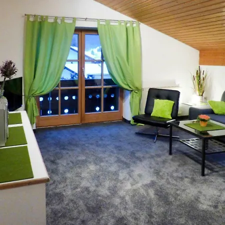 公寓 Ferienwohnung 1. Etage 240s 格赖瑙